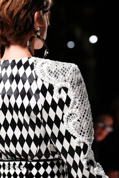 Look 2